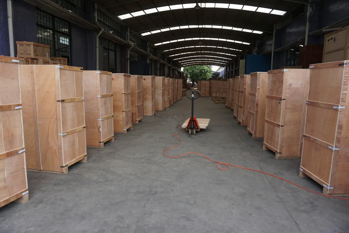 Gongly assembly team